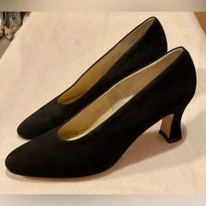 Claudia Ciuti Vintage Classic Black Suede Heels